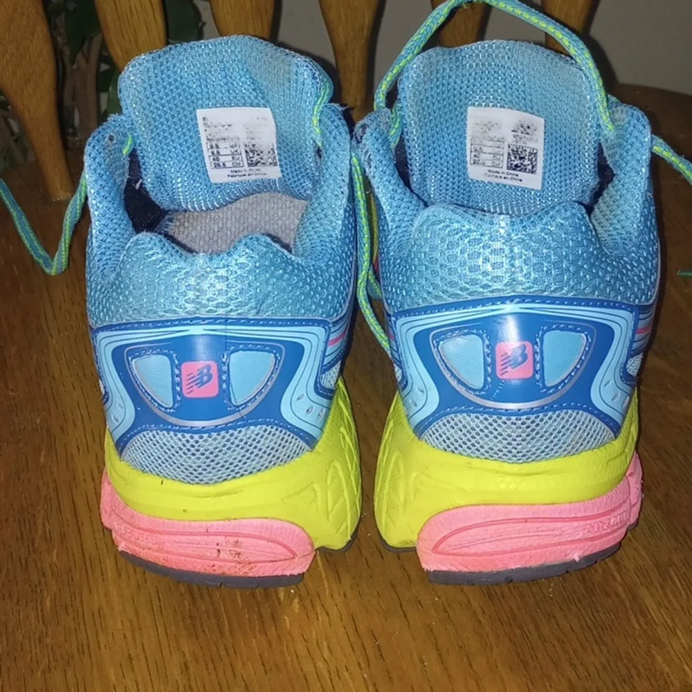 NB 580 V4 shoes- size 8.5 - Picture 4 of 6